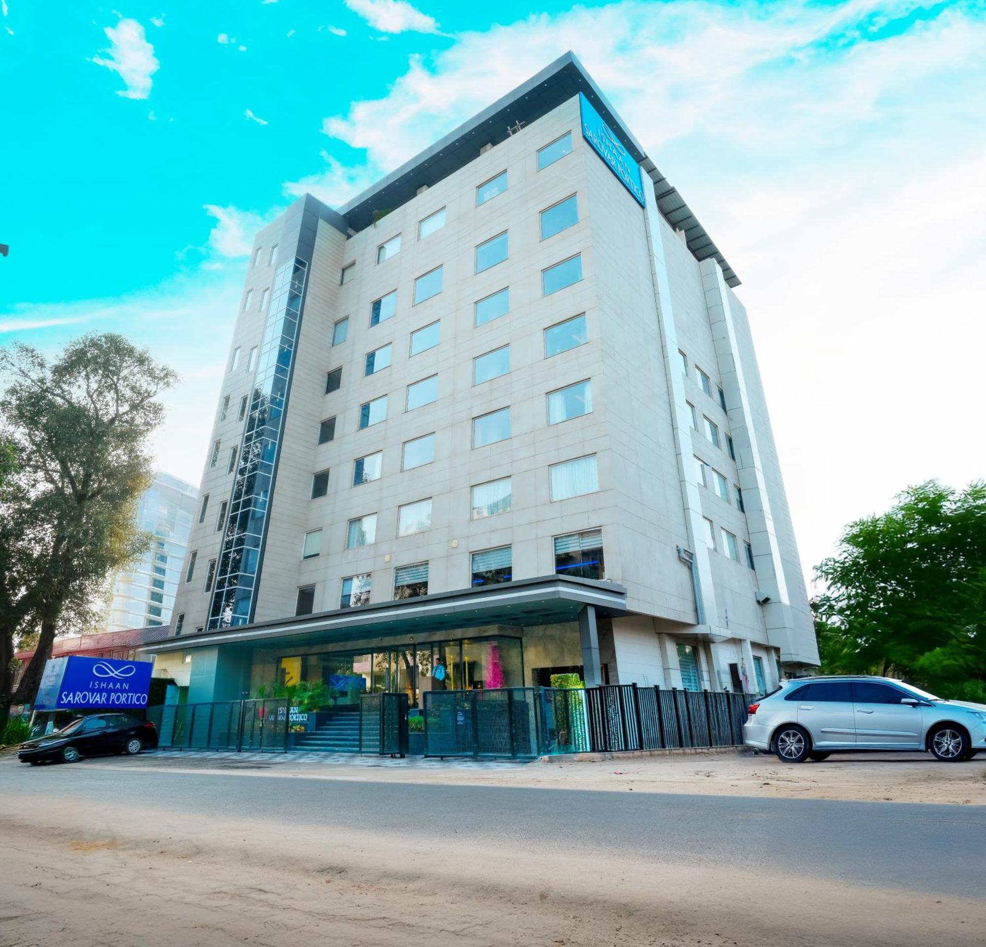 Ishaan Sarovar Portico เดฟการ์ ภายนอก รูปภาพ