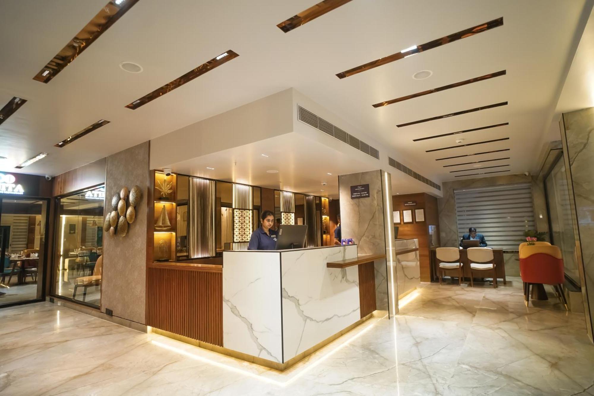 Ishaan Sarovar Portico เดฟการ์ ภายนอก รูปภาพ